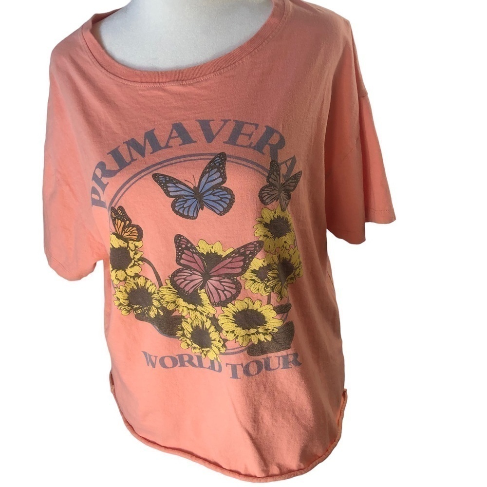 Awake Cropped Tee Women XL Peach Primavera World Tour Butterflies Short Sleeves